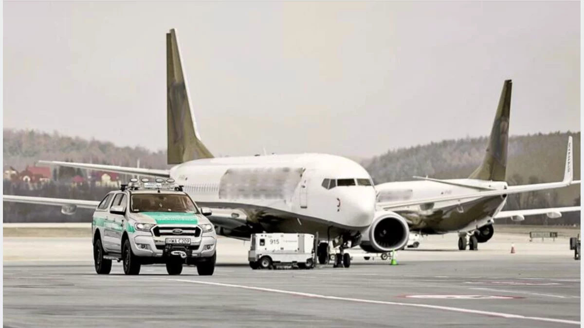 Samowola na lotnisku. Papieros w samolocie i ucieczki na płytę lotniska