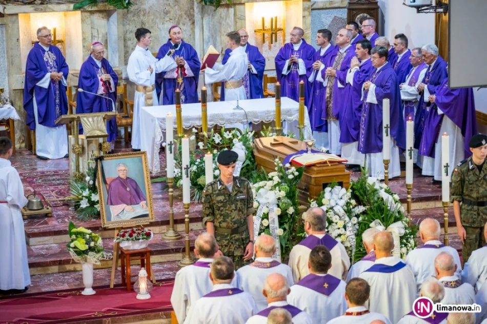 Ostatnie pożegnanie ks. prałata Jana Bukowca - zdjęcie 9