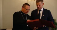 Premier Węgier z wizytą na Wawelu. Spotkał się z kard. Grzegorzem Rysiem - zdjęcie 4