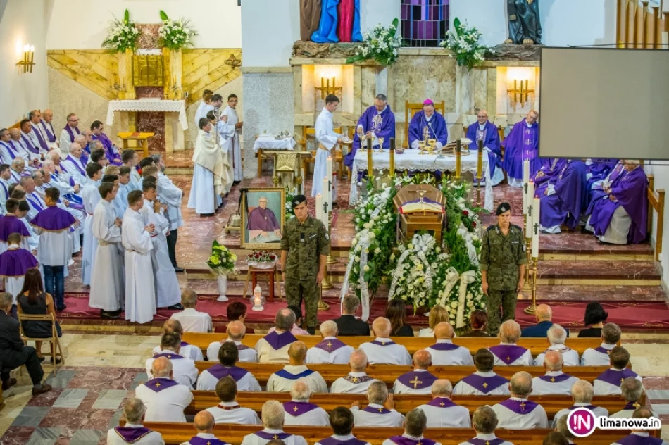 Ostatnie pożegnanie ks. prałata Jana Bukowca - zdjęcie 18