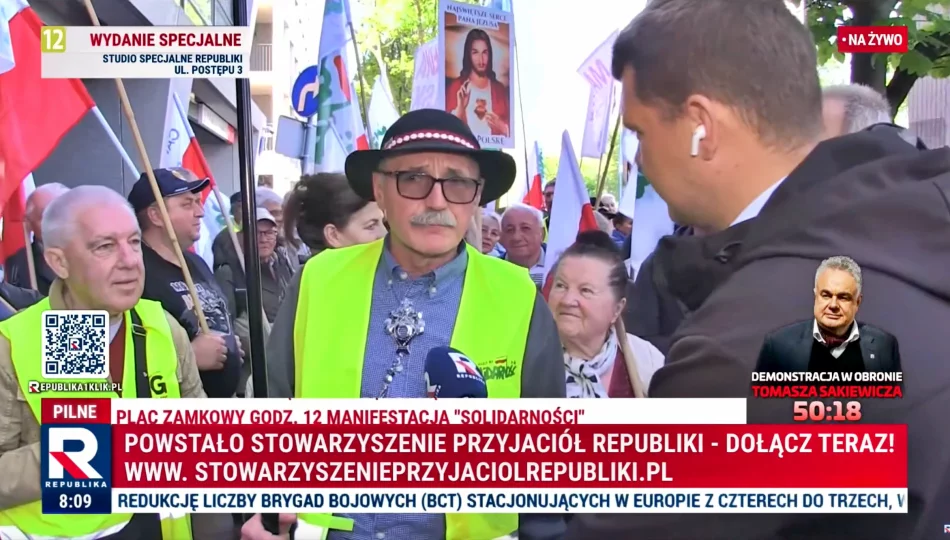 Radni powiatowi z „batami w rękach” na manifestacji w Warszawie (WIDEO) - zdjęcie 1