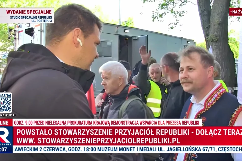 Radni powiatowi z „batami w rękach” na manifestacji w Warszawie (WIDEO) - zdjęcie 3