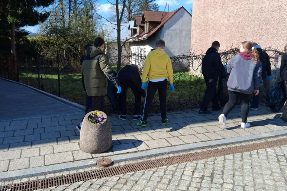 Miasto po wielkim sprzątaniu. Odpady zniknęły z parku, ulic i stadionu - zdjęcie 8