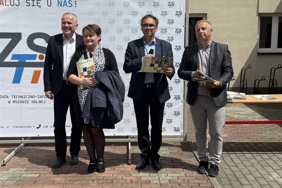 Ponad stu ósmoklasistów w finale turnieju zawodowego - zdjęcie 15