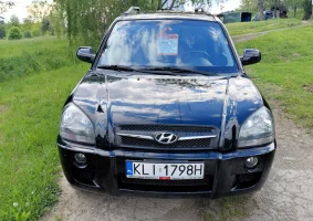 Hyujndai Tucson sprowadzony zarejestrowany 2,0 benz. ładny i zadbany bez korozji 2x koła - Zdjęcie główne