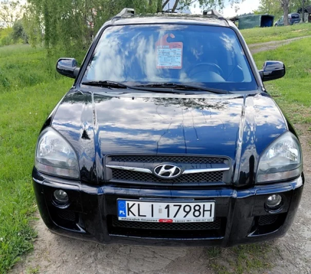 Hyujndai Tucson sprowadzony zarejestrowany 2,0 benz. ładny i zadbany bez korozji 2x koła - Zdjęcie główne