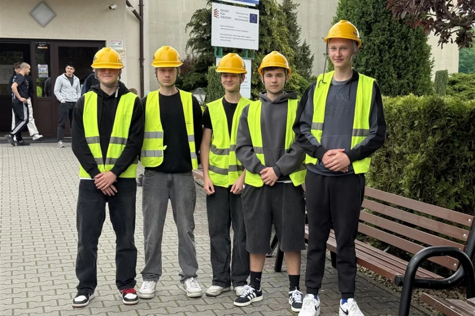 Ósmoklasiści sprawdzali ofertę technikum - zdjęcie 8