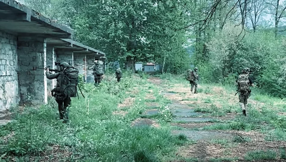 Szkoła prezentuje działania grupy Quick Reaction Force - zdjęcie 1