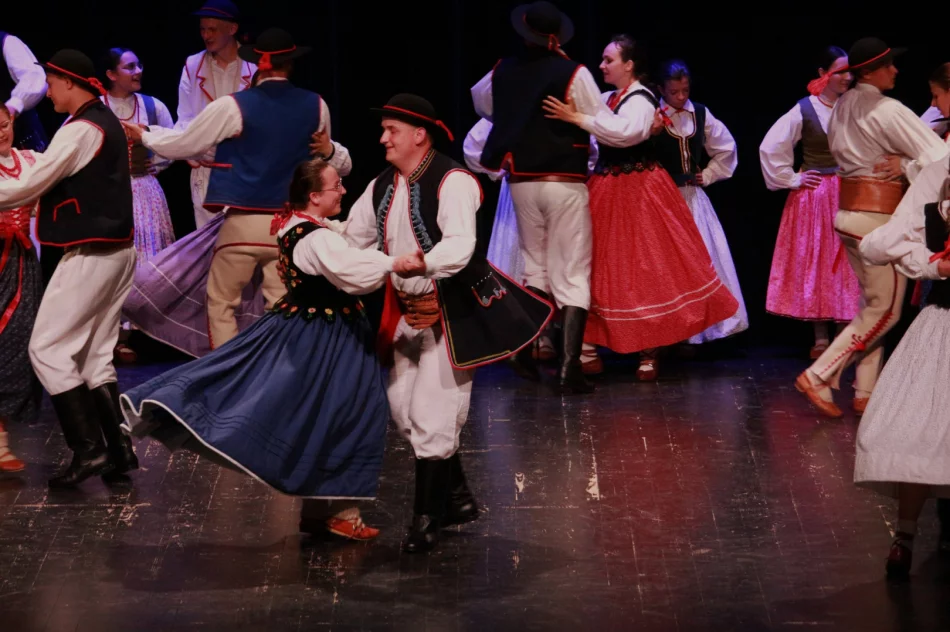 W Limanowskim Domu Kultury odbyło się spotkanie z tradycją i folklorem - zdjęcie 2