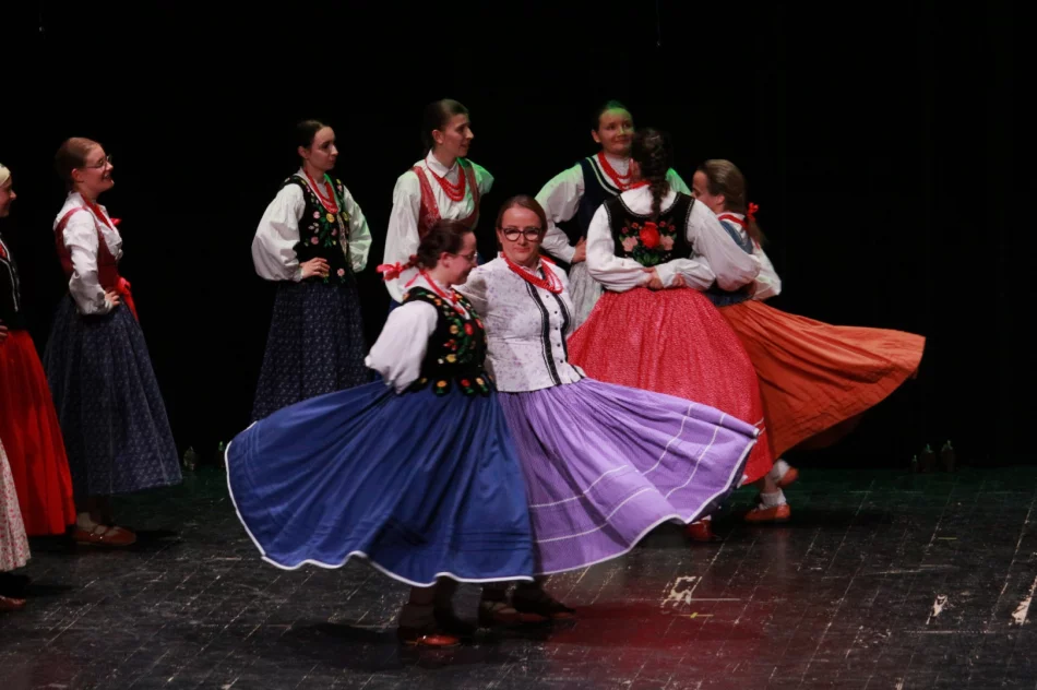 W Limanowskim Domu Kultury odbyło się spotkanie z tradycją i folklorem - zdjęcie 6