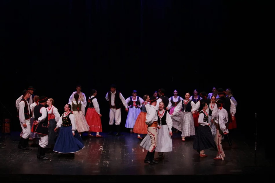 W Limanowskim Domu Kultury odbyło się spotkanie z tradycją i folklorem - zdjęcie 9