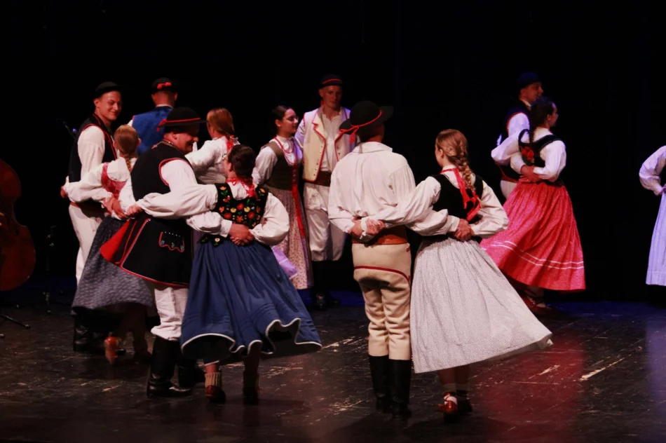 W Limanowskim Domu Kultury odbyło się spotkanie z tradycją i folklorem - zdjęcie 13
