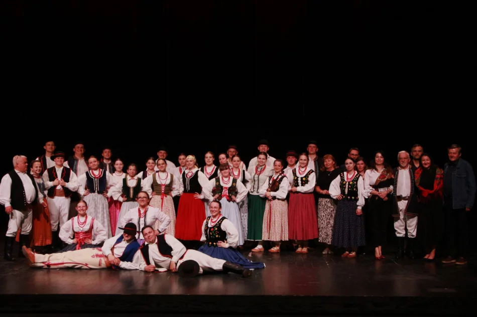 W Limanowskim Domu Kultury odbyło się spotkanie z tradycją i folklorem - zdjęcie 15
