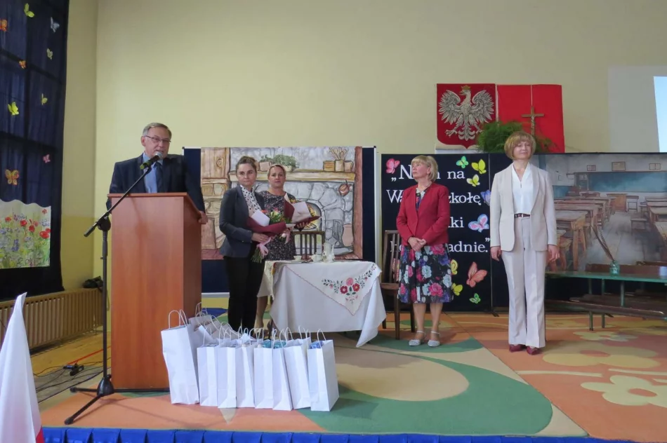 Uroczyste obchody rocznicy urodzin Marii Konopnickiej w Zespole Szkolno-Przedszkolnym nr 1  - zdjęcie 9