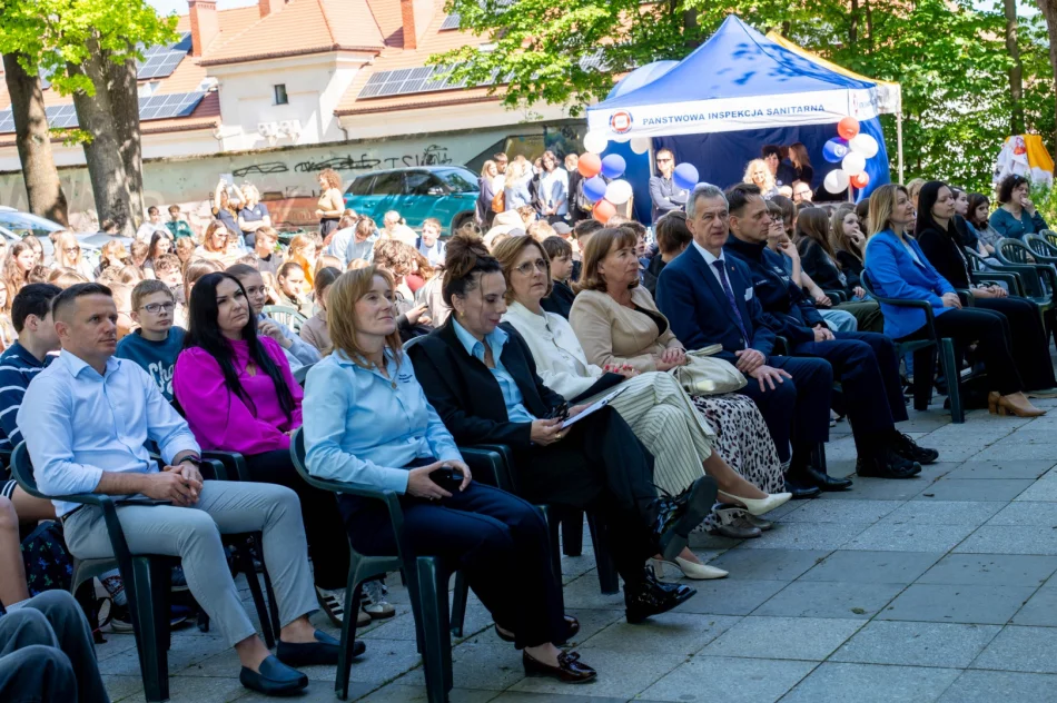Jubileuszowy „Limanowski Głos Profilaktyki” zgromadził w parku miejskim młodzież z całego powiatu - zdjęcie 13