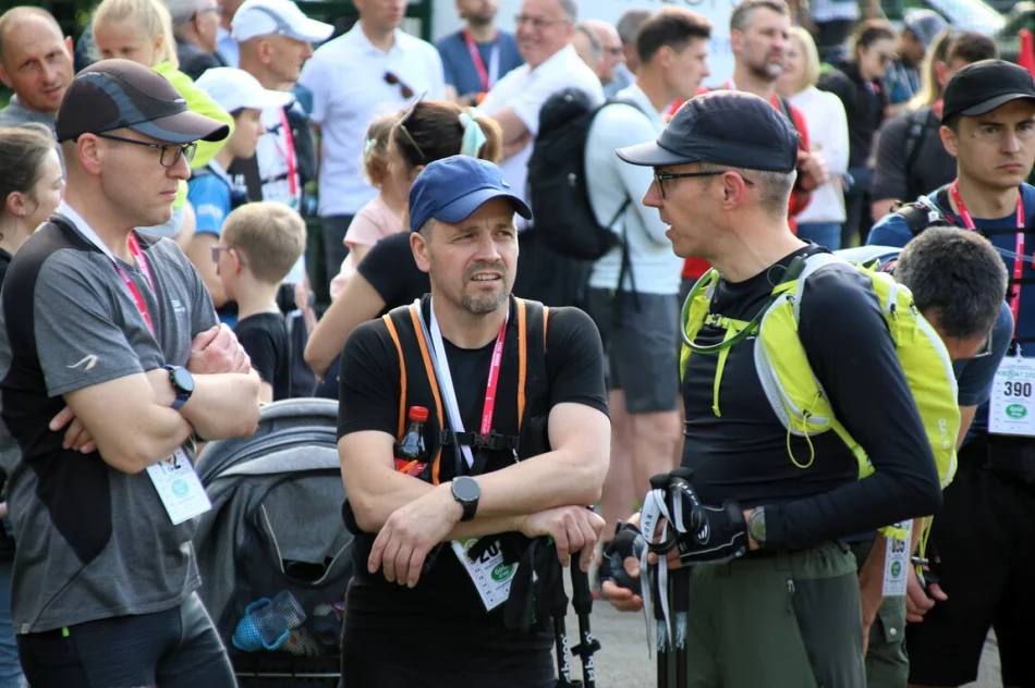 Prawie 400 osób ruszyło na ekstremalny szlak - zdjęcie 3