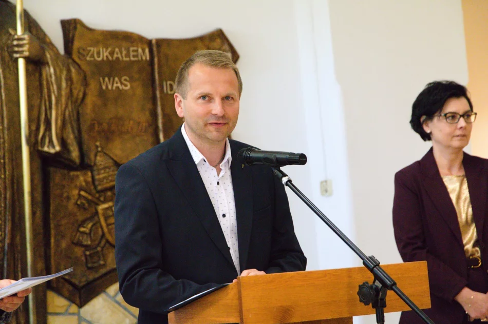 XIV Gminny Konkurs o Janie Pawle II „Szukałem Was – idziemy za Tobą" - zdjęcie 7