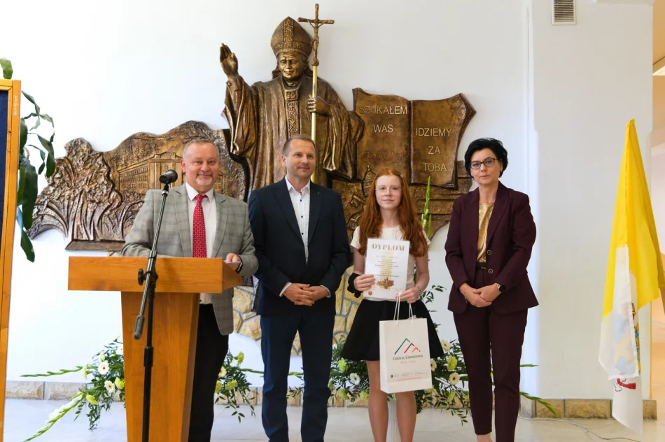 XIV Gminny Konkurs o Janie Pawle II „Szukałem Was – idziemy za Tobą" - zdjęcie 8