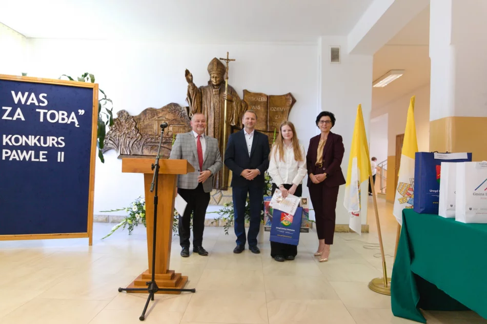 XIV Gminny Konkurs o Janie Pawle II „Szukałem Was – idziemy za Tobą" - zdjęcie 10