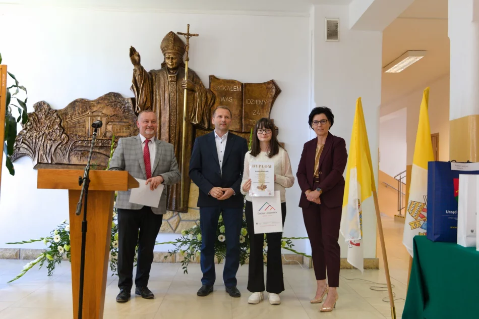 XIV Gminny Konkurs o Janie Pawle II „Szukałem Was – idziemy za Tobą" - zdjęcie 12