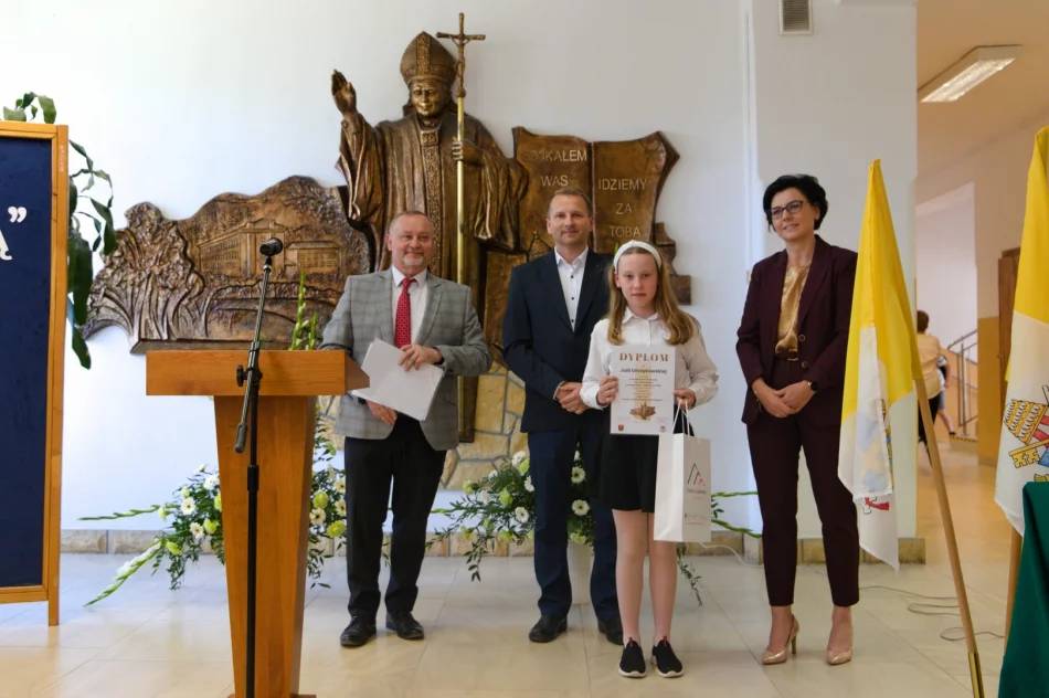 XIV Gminny Konkurs o Janie Pawle II „Szukałem Was – idziemy za Tobą" - zdjęcie 13