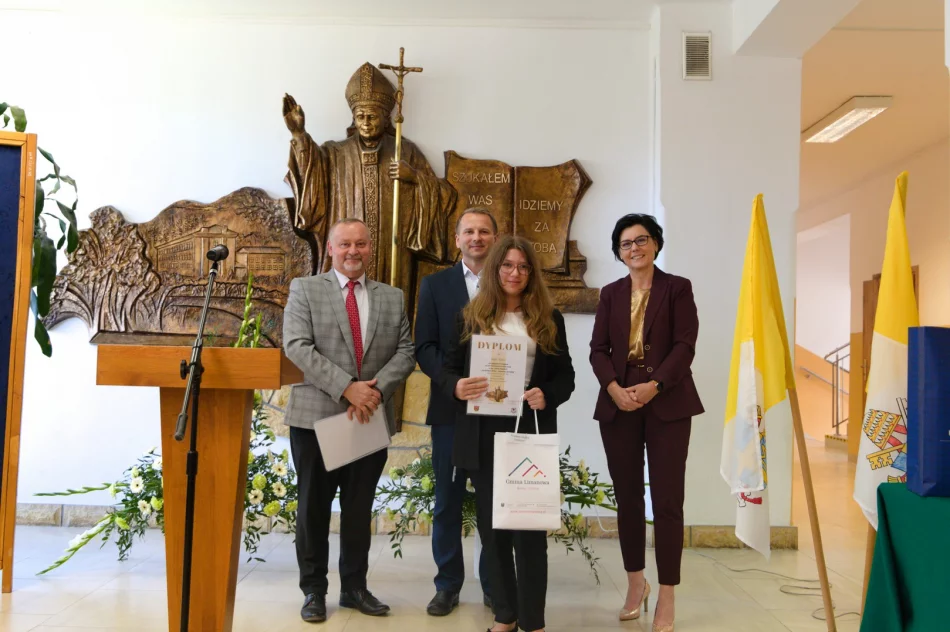 XIV Gminny Konkurs o Janie Pawle II „Szukałem Was – idziemy za Tobą" - zdjęcie 16