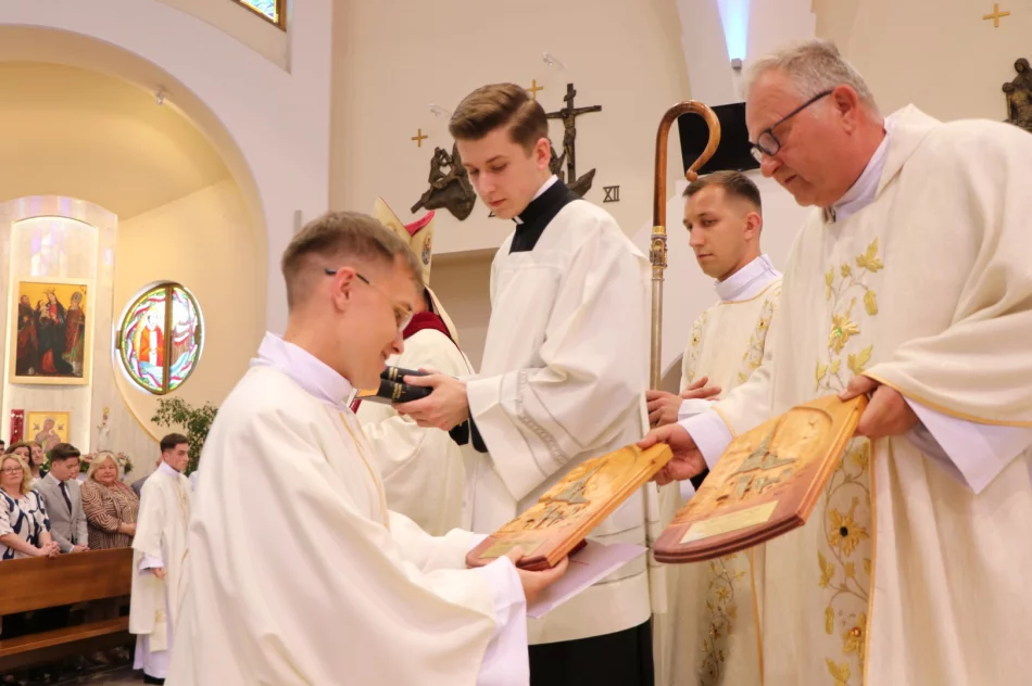 Nowi diakoni wyświęceni - wśród nich mieszkaniec Limanowszczyzny - zdjęcie 2