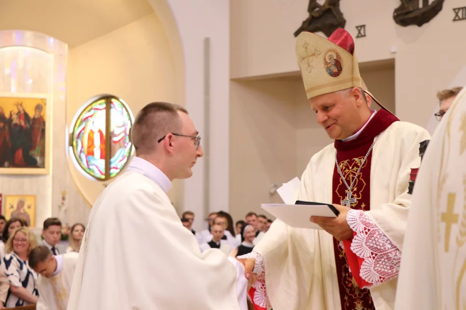 Nowi diakoni wyświęceni - wśród nich mieszkaniec Limanowszczyzny - zdjęcie 9