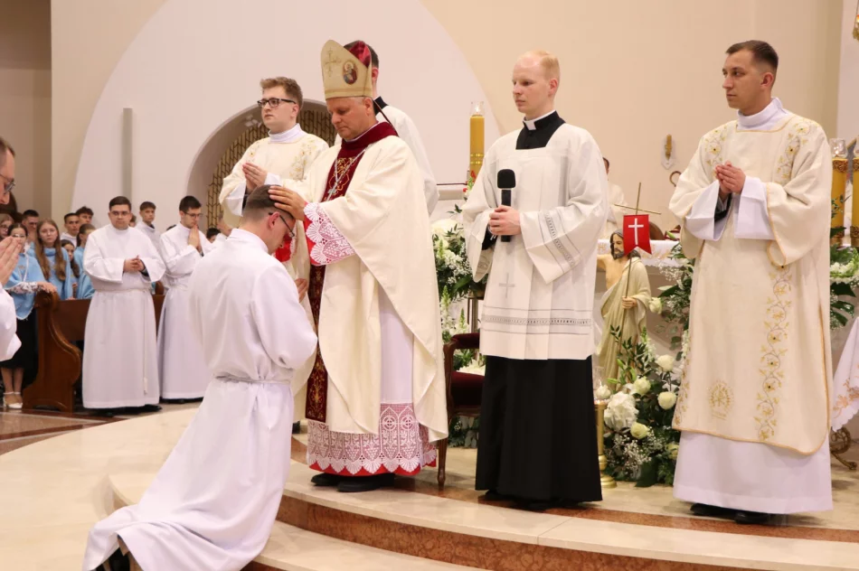 Nowi diakoni wyświęceni - wśród nich mieszkaniec Limanowszczyzny - zdjęcie 10
