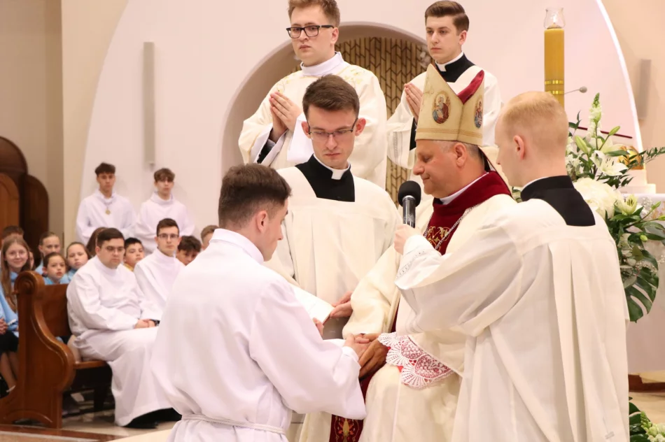 Nowi diakoni wyświęceni - wśród nich mieszkaniec Limanowszczyzny - zdjęcie 15
