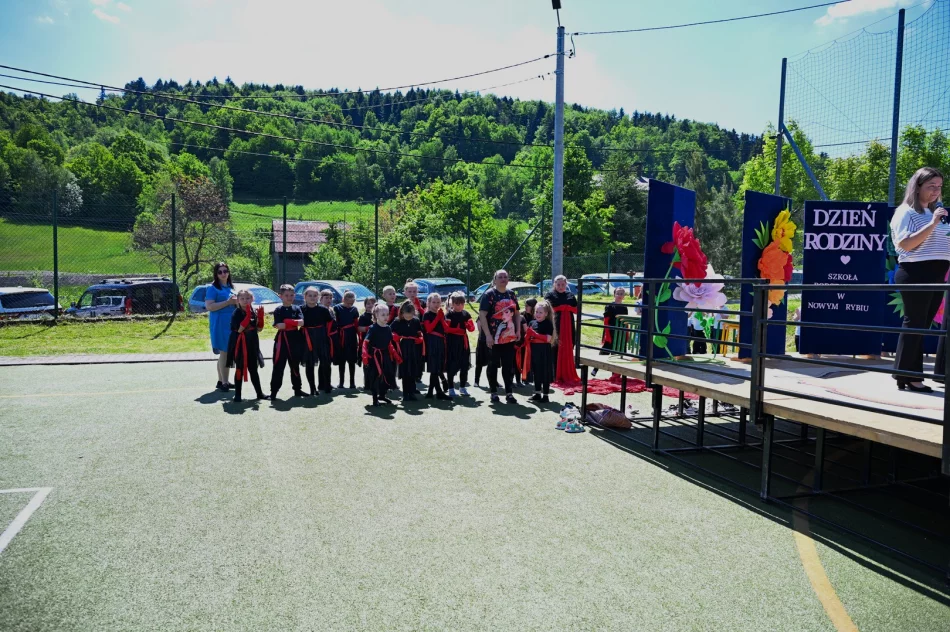 Piknik Rodzinny w Szkole Podstawowej w Nowym Rybiu - zdjęcie 12