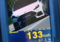Licznik wskazał aż 133 km/h. Mandat 2,5 tys. zł i zatrzymane prawo jazdy - zdjęcie główne