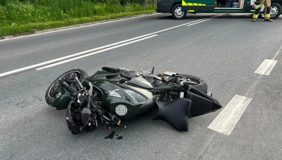 Tragiczna seria na drogach. Nie żyje motocyklista, ranna dwójka nastolatków - zdjęcie 1
