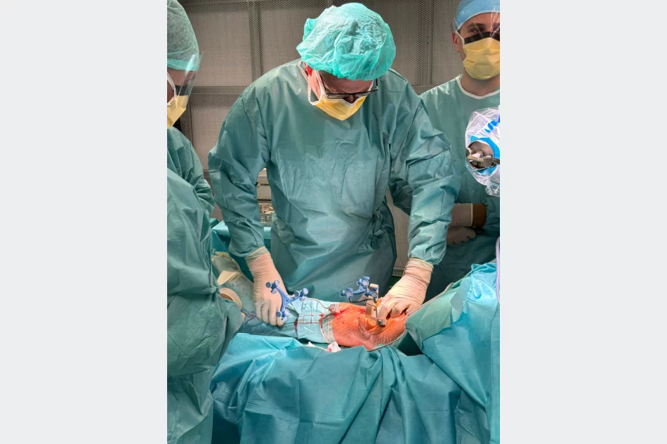 Szpital Rydygiera: ponad 250 operacji z robotem ROSA - zdjęcie 2