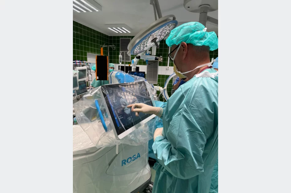 Szpital Rydygiera: ponad 250 operacji z robotem ROSA - zdjęcie 4