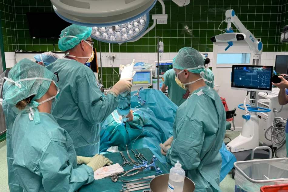 Szpital Rydygiera: ponad 250 operacji z robotem ROSA - zdjęcie 5