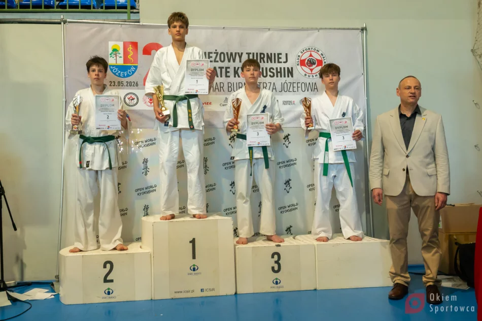 4 medale na Turnieju o Puchar Burmistrza Józefowa dla zawodników Limanowskiego Klubu Kyokushin Karate - zdjęcie 3