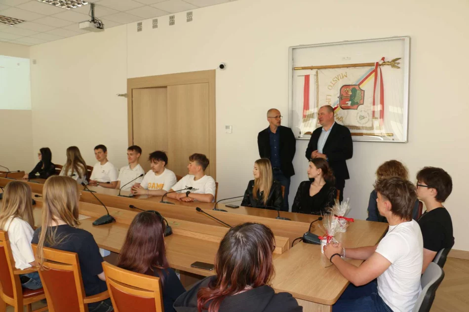 Dzień Samorządu Terytorialnego – wizyta uczniów „Tischnera” w Urzędzie Miasta Limanowa - zdjęcie 4