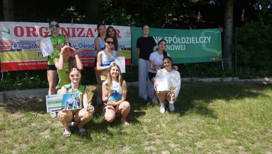 Licealiada w siatkówce plażowej rozegrana w Limanowej. Znamy mistrzów powiatu - zdjęcie 1