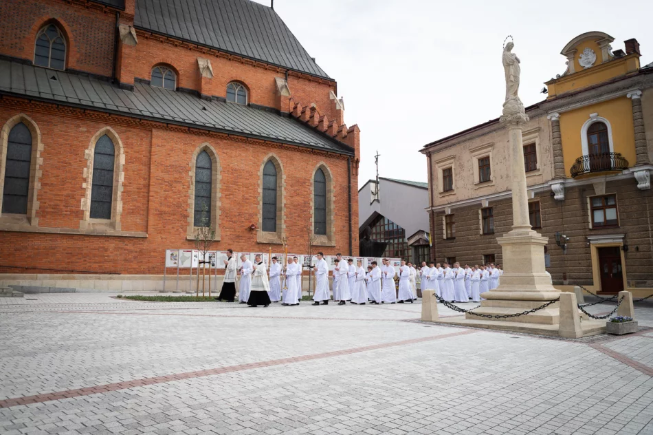 Diecezja Tarnowska ma czternastu neoprezbiterów - zdjęcie 7