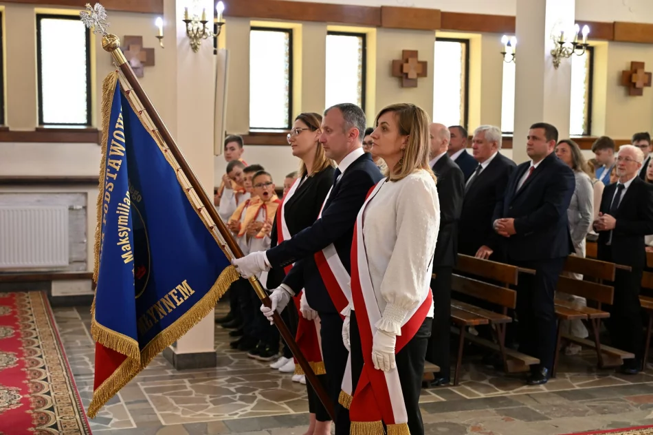 Nowy patron i sztandar - szkoła świętuje też wielki jubileusz (ZDJĘCIA) - zdjęcie 2