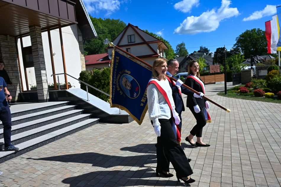 Nowy patron i sztandar - szkoła świętuje też wielki jubileusz (ZDJĘCIA) - zdjęcie 7