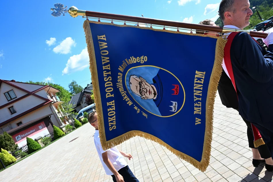 Nowy patron i sztandar - szkoła świętuje też wielki jubileusz (ZDJĘCIA) - zdjęcie 9
