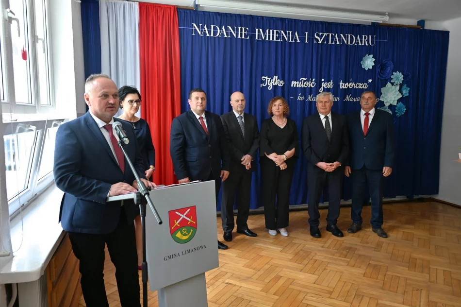 Nowy patron i sztandar - szkoła świętuje też wielki jubileusz (ZDJĘCIA) - zdjęcie 11