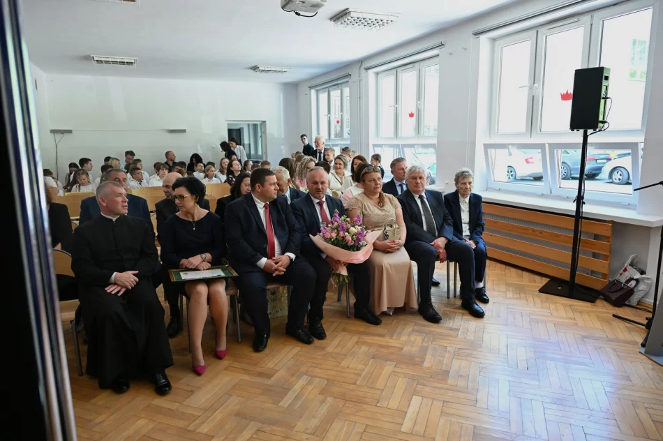 Nowy patron i sztandar - szkoła świętuje też wielki jubileusz (ZDJĘCIA) - zdjęcie 13