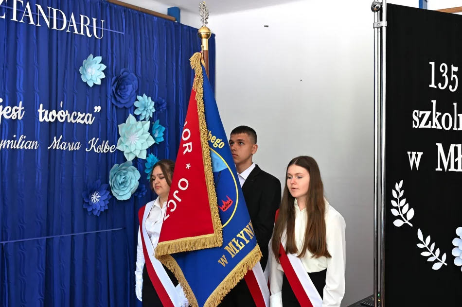 Nowy patron i sztandar - szkoła świętuje też wielki jubileusz (ZDJĘCIA) - zdjęcie 14