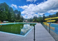 Powrót basenu nad parkiem. Miasto szuka ratowników na sezon - zdjęcie główne