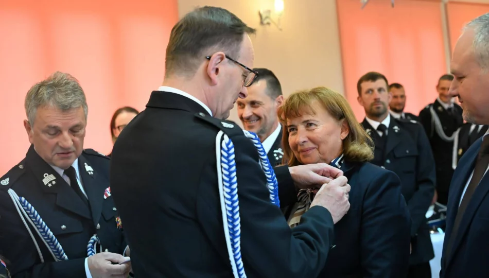 Burmistrz Miasta Limanowa odznaczona Srebrnym Medalem za Zasługi dla Pożarnictwa - zdjęcie 1