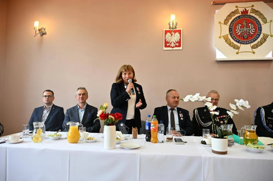 Burmistrz Miasta Limanowa odznaczona Srebrnym Medalem za Zasługi dla Pożarnictwa - zdjęcie 2