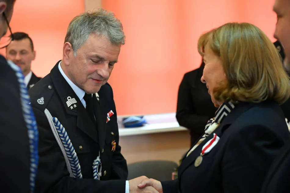 Burmistrz Miasta Limanowa odznaczona Srebrnym Medalem za Zasługi dla Pożarnictwa - zdjęcie 3